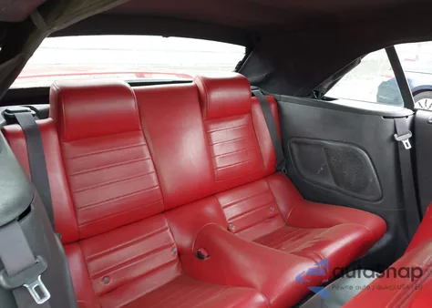 2005 Ford Mustang Gt z USA, uszkodzony, nr VIN 1ZVHT85H655259073